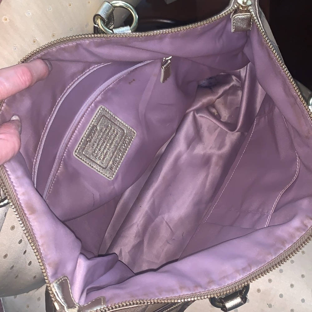 CoachTote Bag gold
Signature metallic gold - Picture 6 of 11